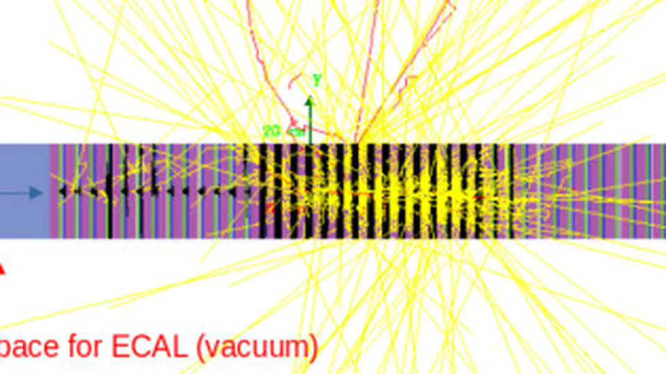 Geant4 simulations of sampling and homogeneous hadronic calorimeters with dual readout for future colliders